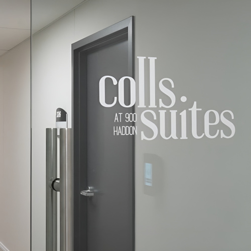 colls-suites-door